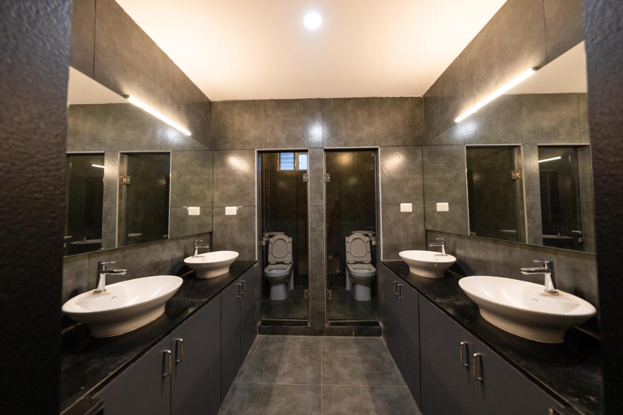 Tag Hotels Irugur Екстериор снимка
